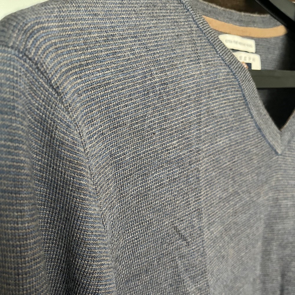 Joseph Abboud Blue Gray Merino Wool V-Neck Sweater Classic Knit - Picture 4 of 5